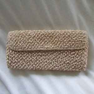 Vintage popcorn wicker clutch